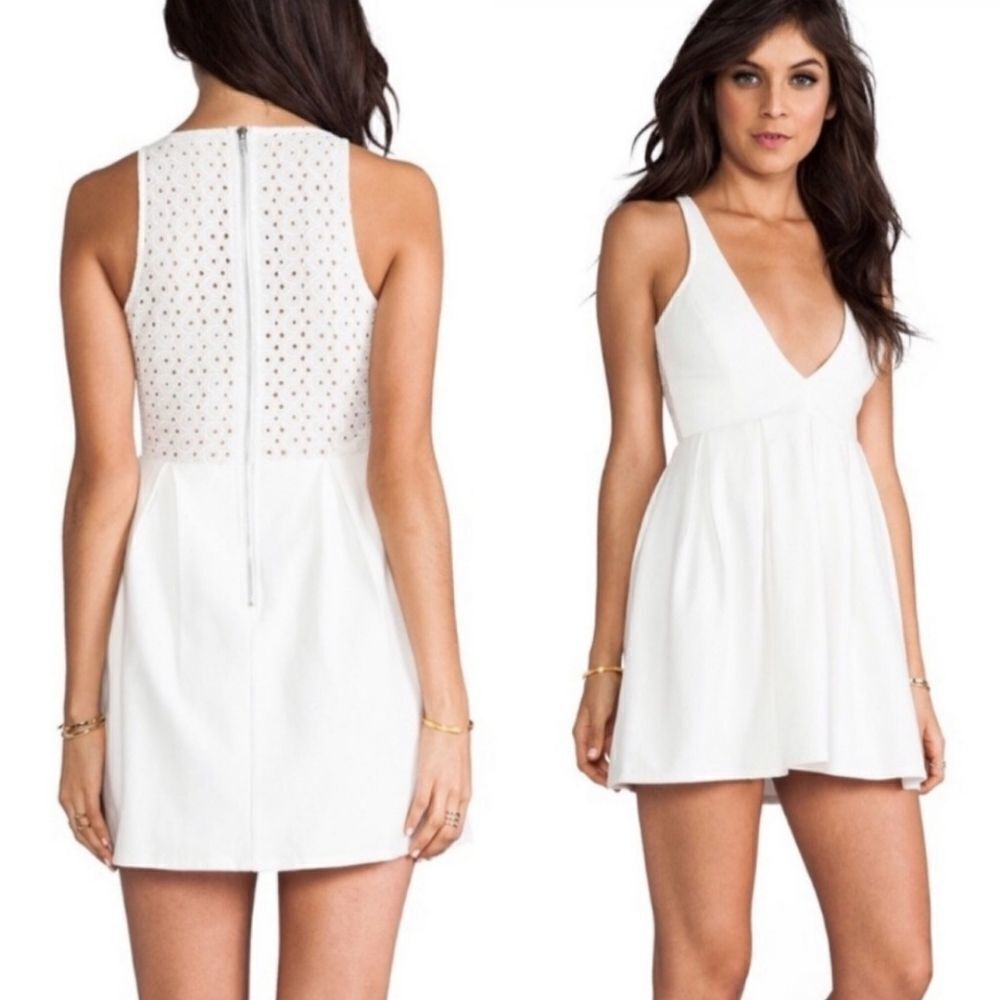 Talulah Majestic sound white plunging v neck eyele